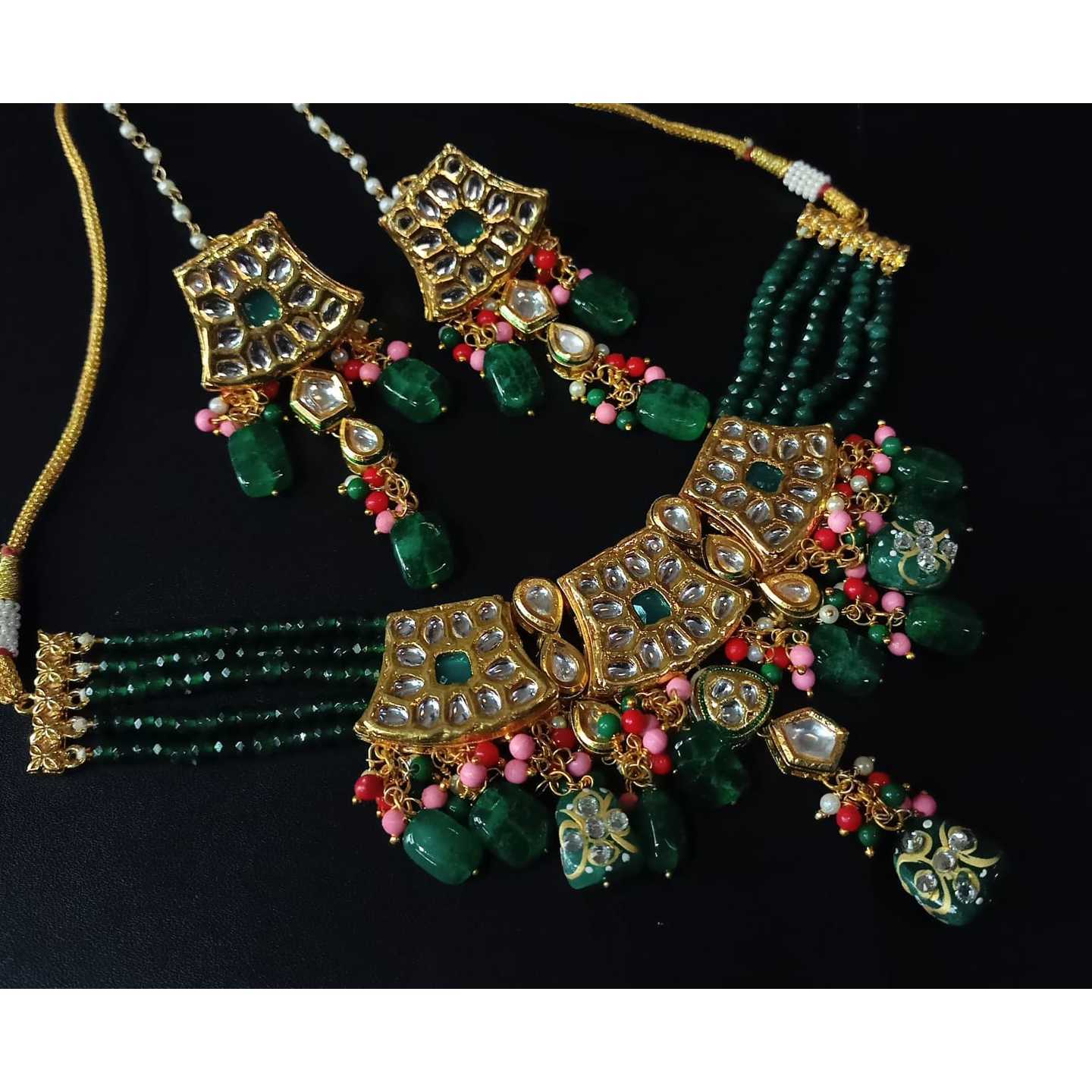Gold Tone Kundan Necklace Set With Earring