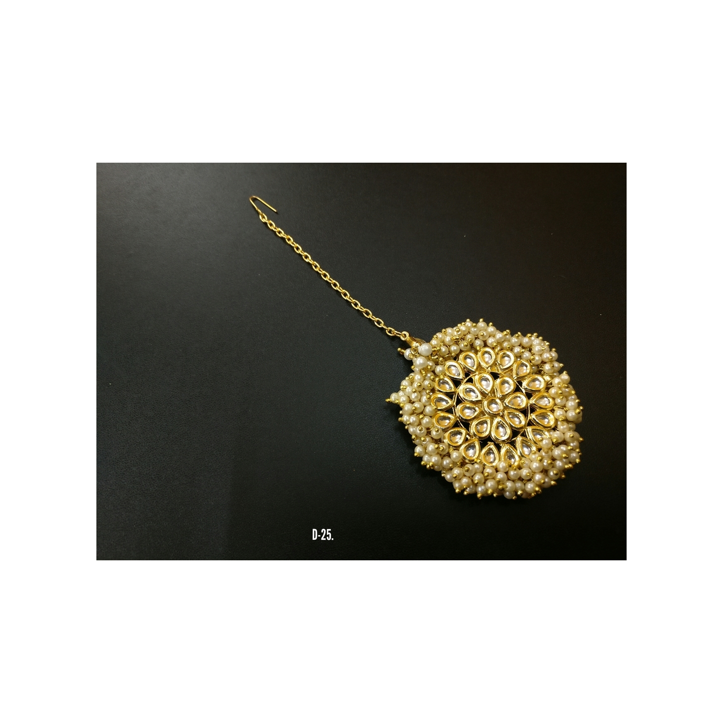 Kundan Tikka 025 White Onyx Pearl