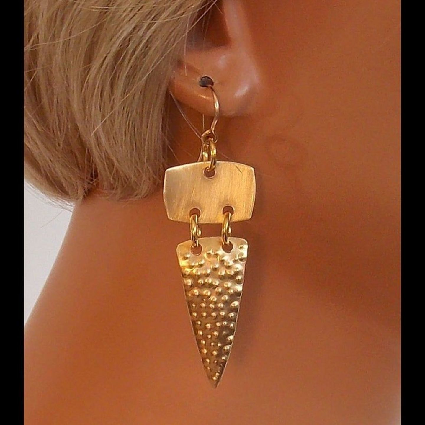 Contemporary Earring 036