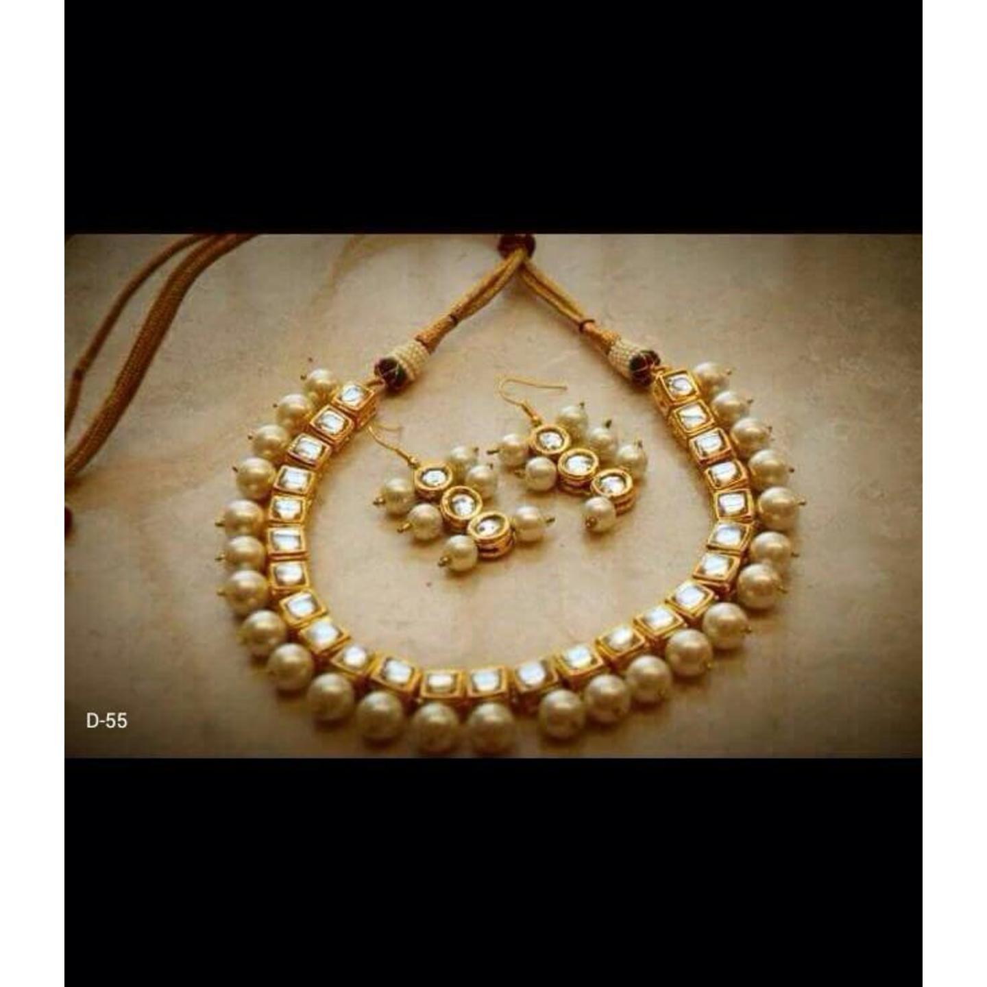 Kundan Choker Neckline Set With Earring 