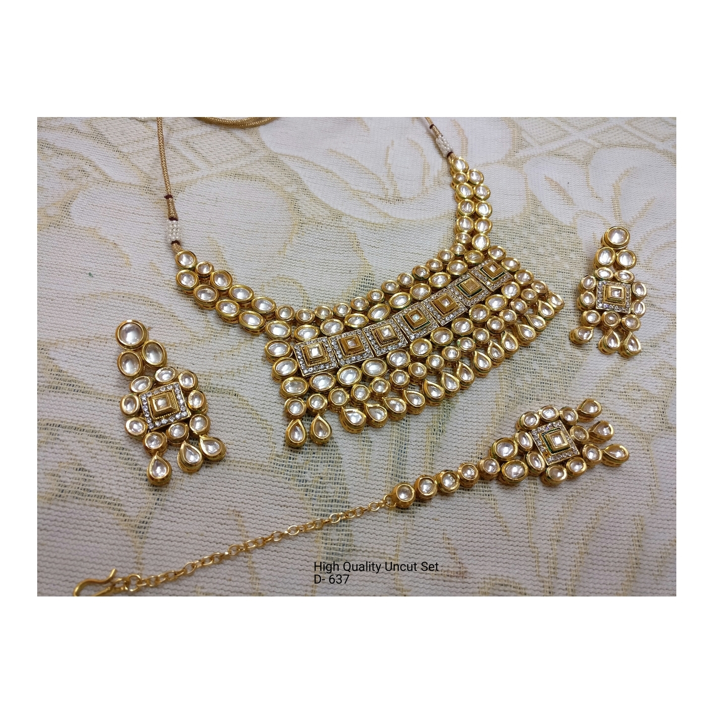 High Quality Gold Tone Kundan Necklace Set With Earring Tikka