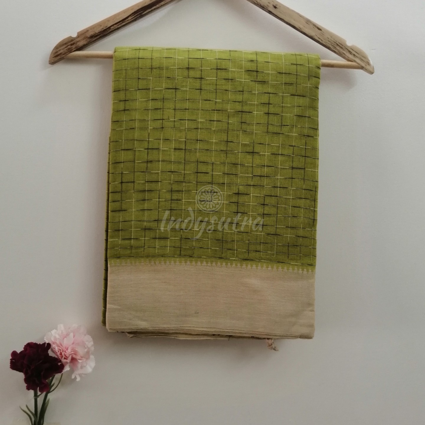 Green with beige temple border