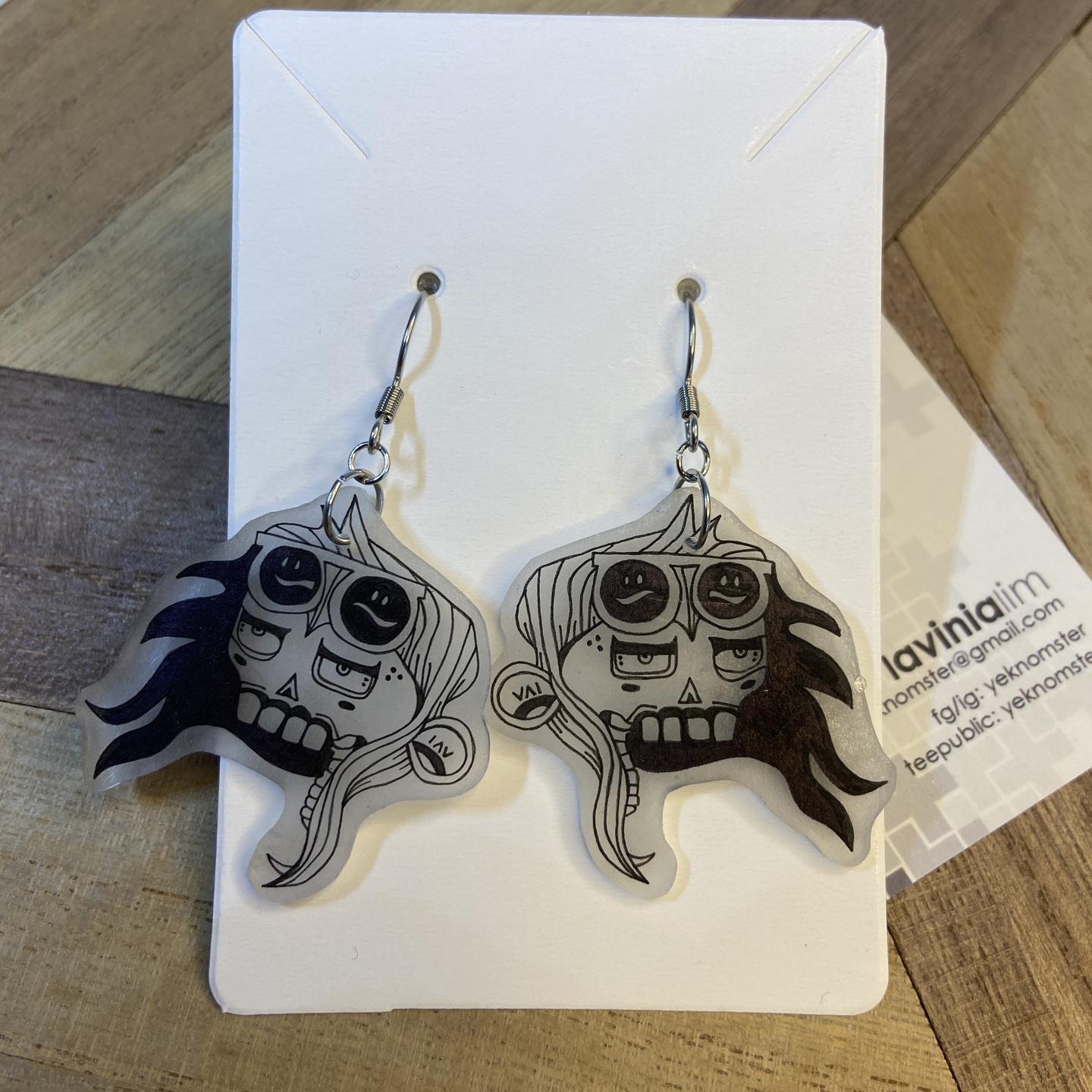 Skull heads Earrings - Rolled eyes