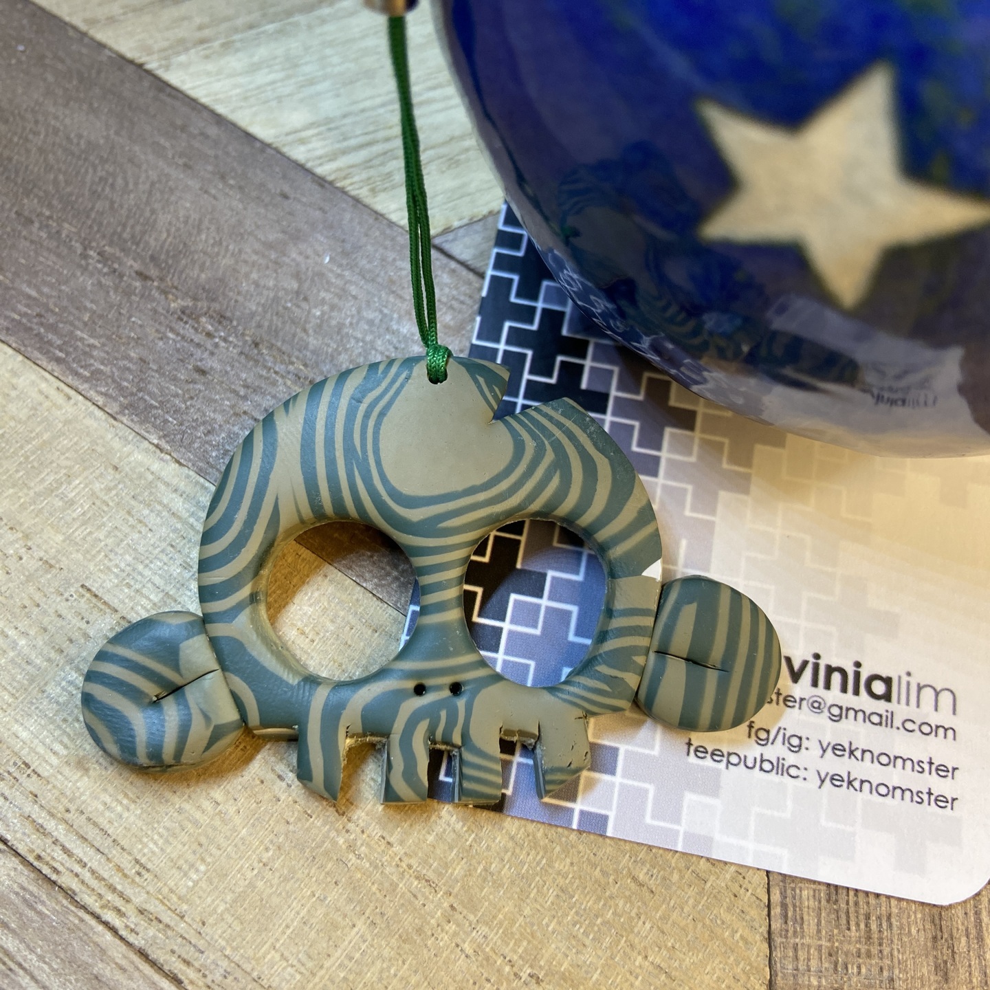 Skully keychain - Contoured Large