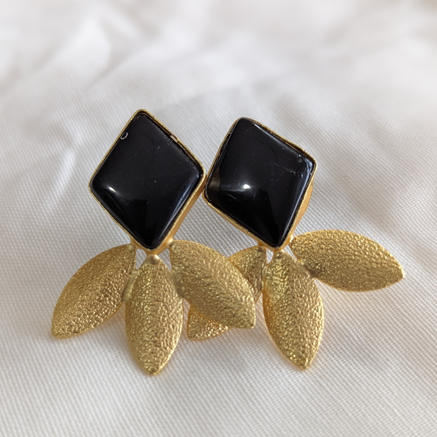 Tri-Leaf Stone Brass Earring