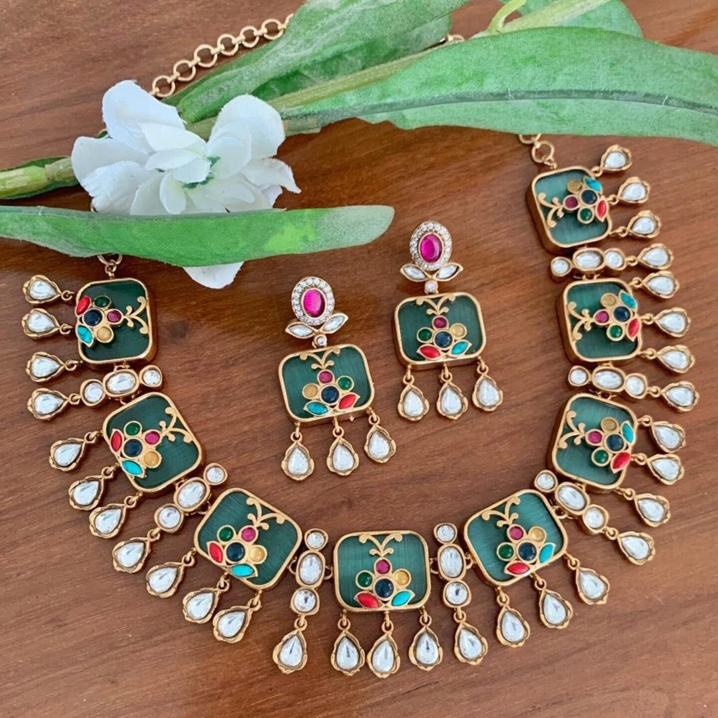 Aawanya Tanjore Set