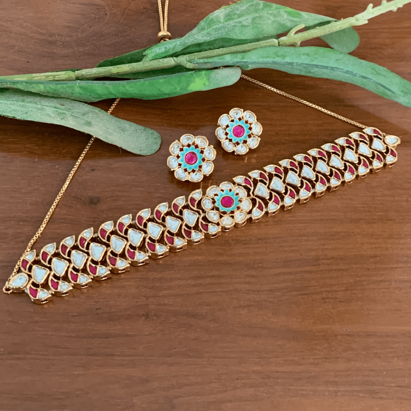 Maitri Kundan Choker Set