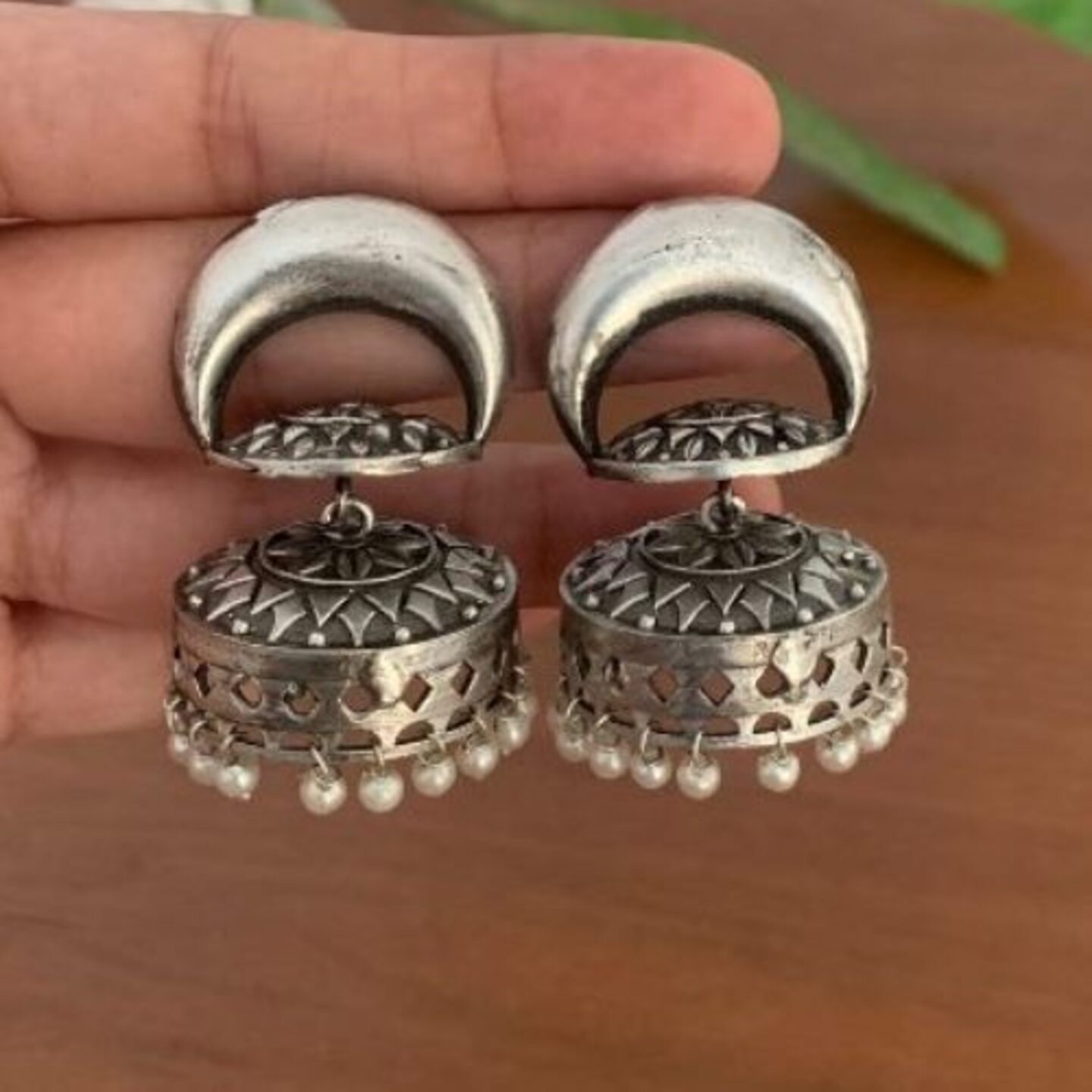 Wrija Oxidized Earring