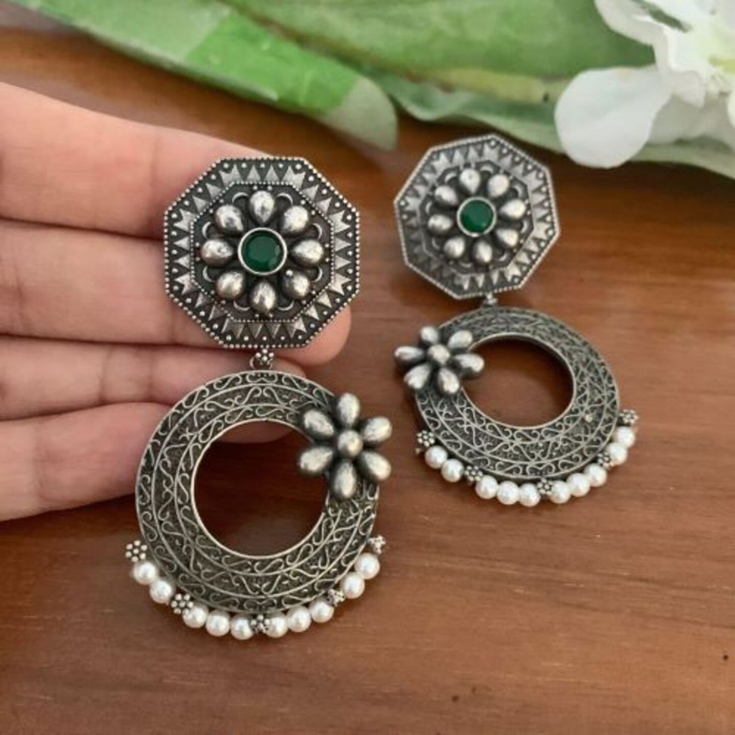 Ena Oxidized Earring - Emerald
