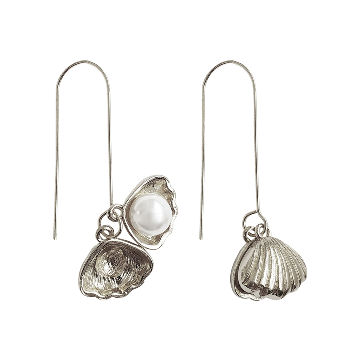 Luella Clam and Pearl Earrings in Silver