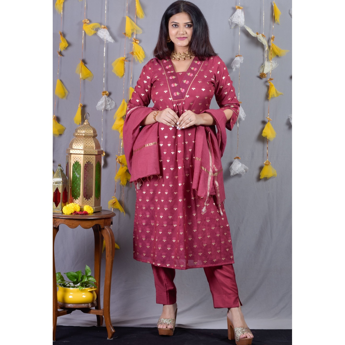 Banarasi jari butta kurta pant dupatta  set