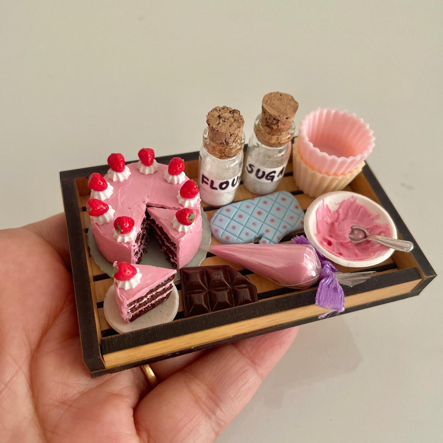 Miniature Strawberry Cake Platter