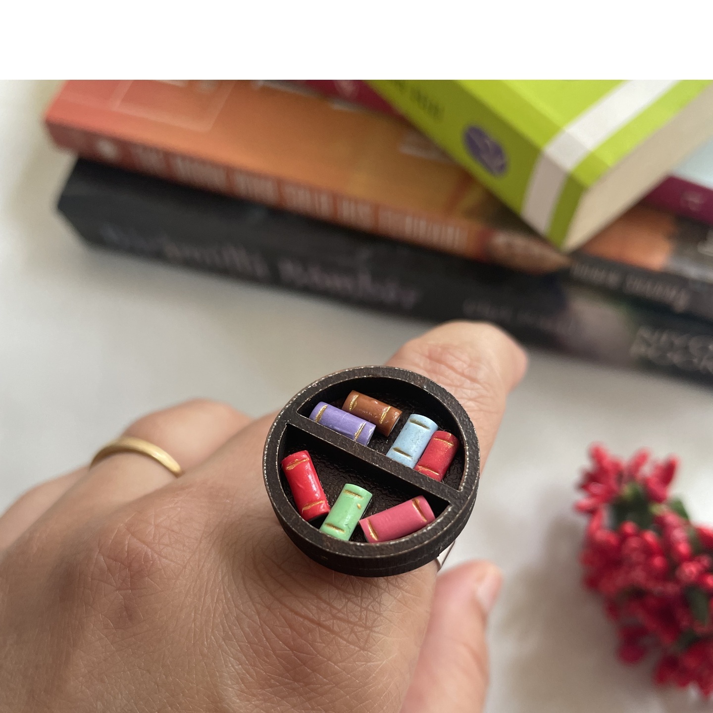 Miniature Round Bookshelf Ring
