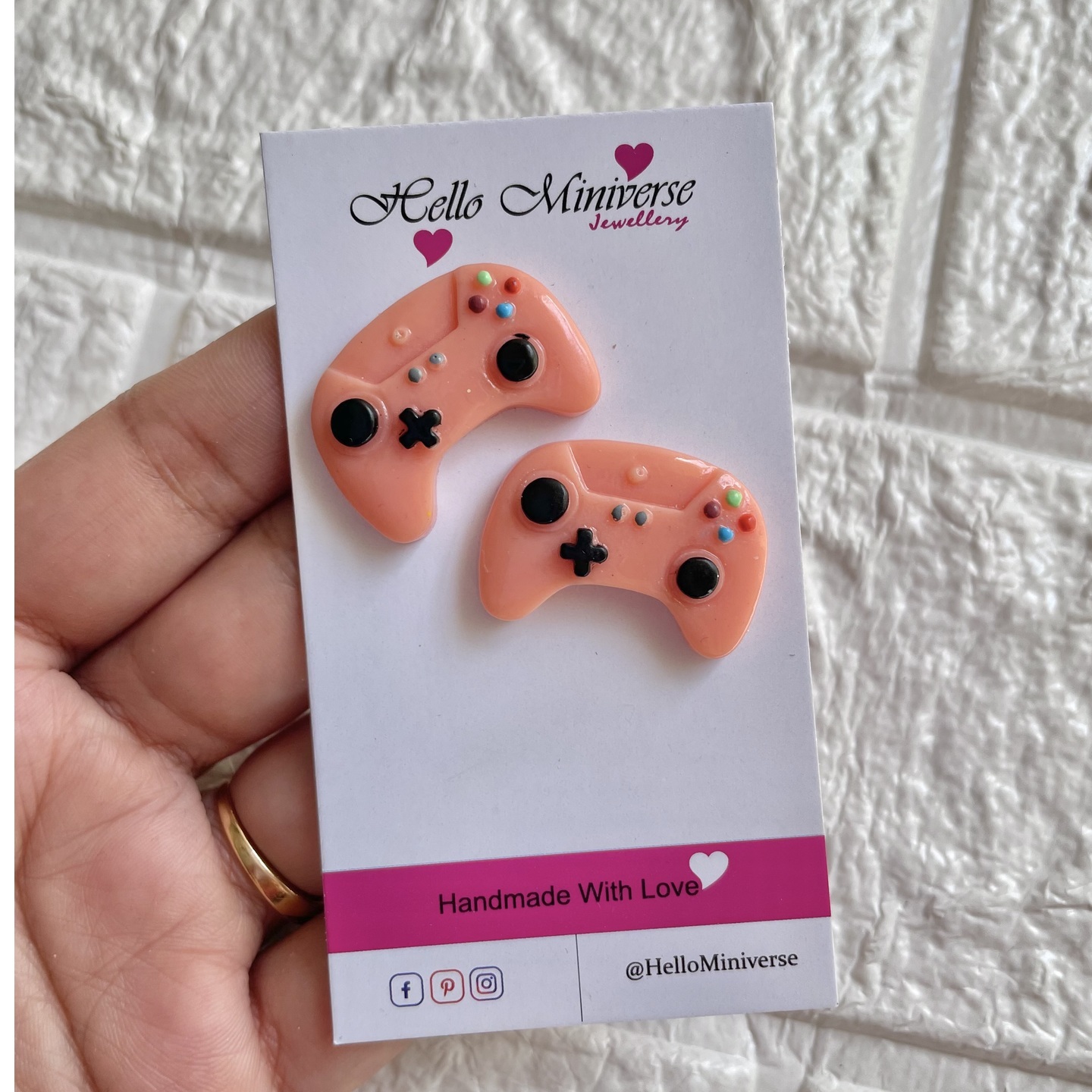 Miniature Wireless Video Game Remote Studs