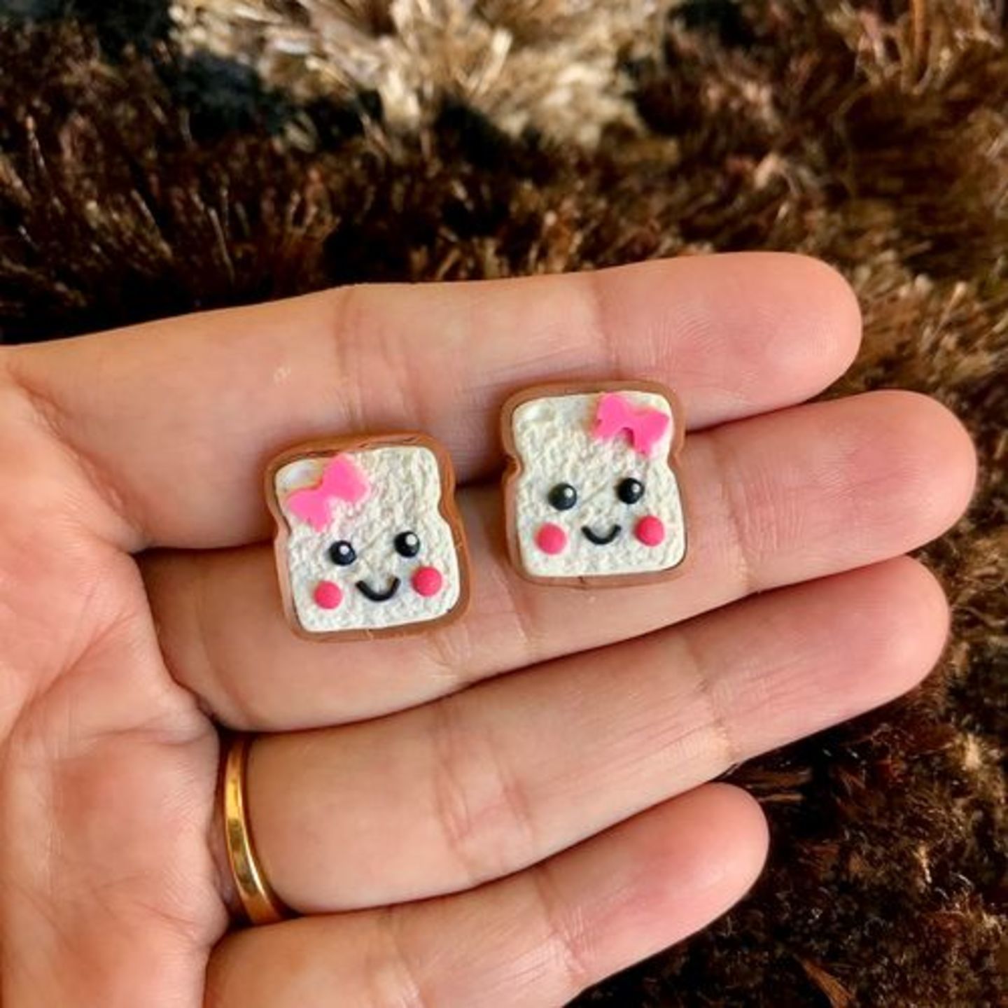 Kawai Bread Studs