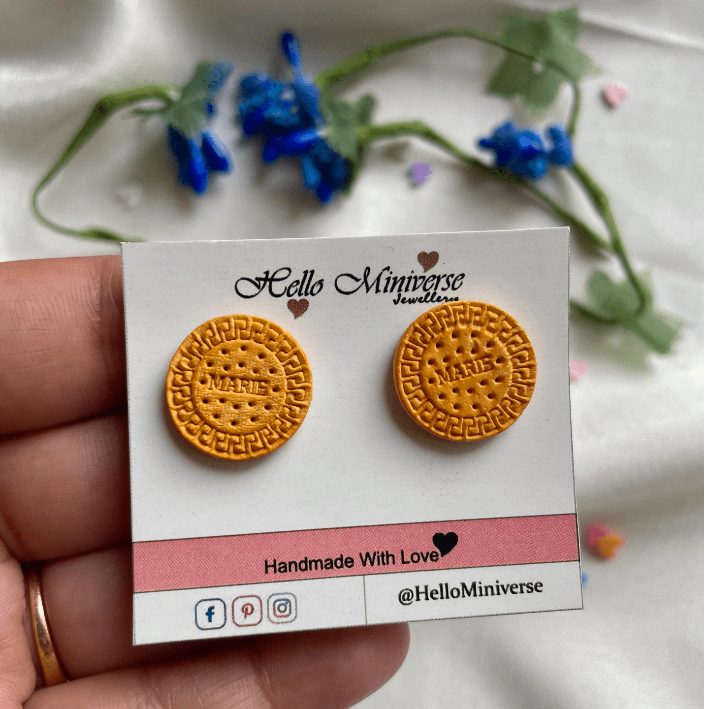 Miniature Marigold Biscuit Studs