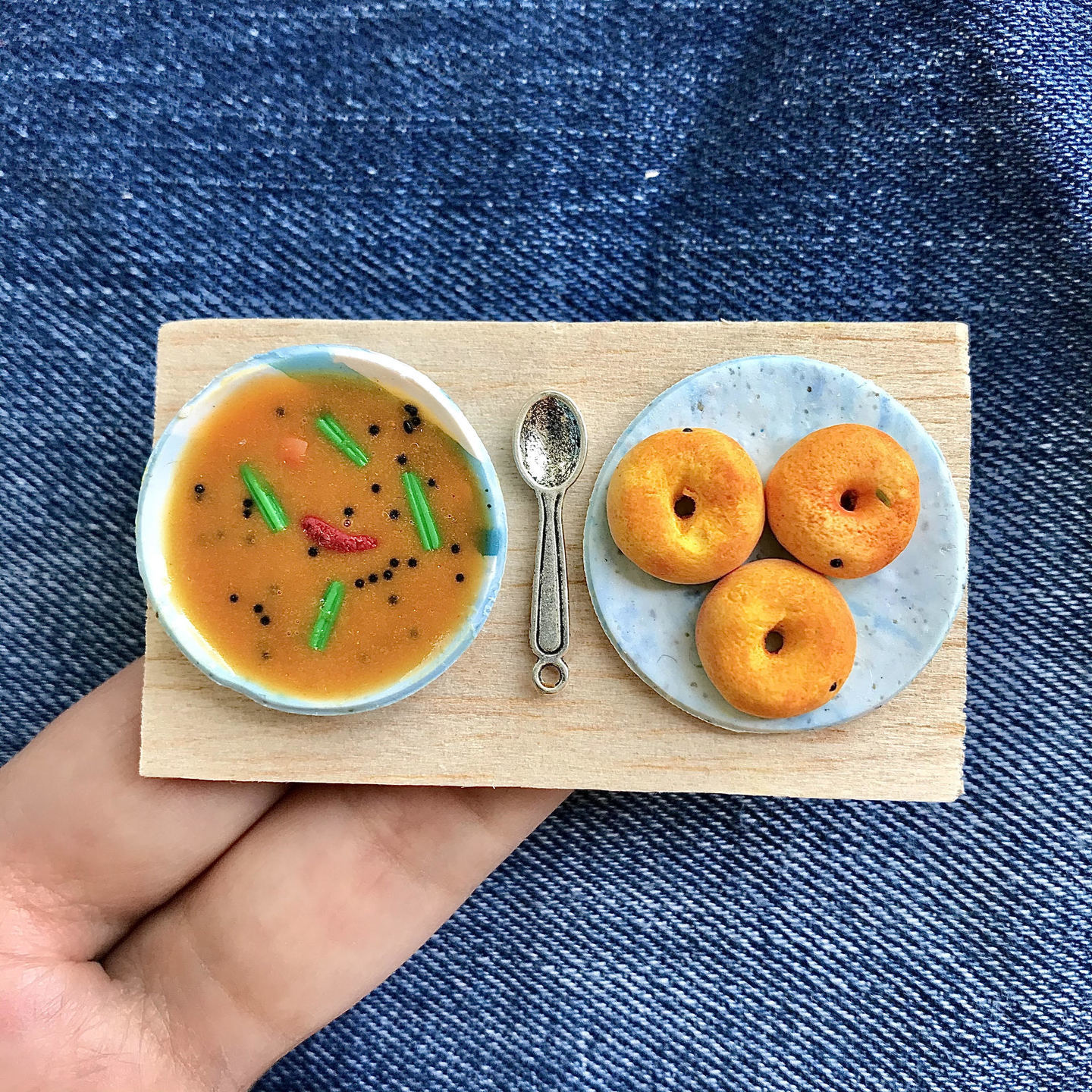 Miniature Vada Fridge Magnet