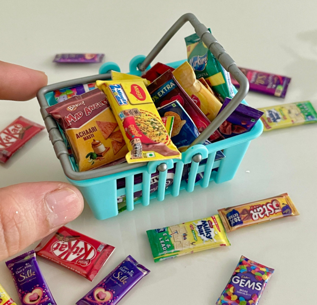Miniature Snackes basket