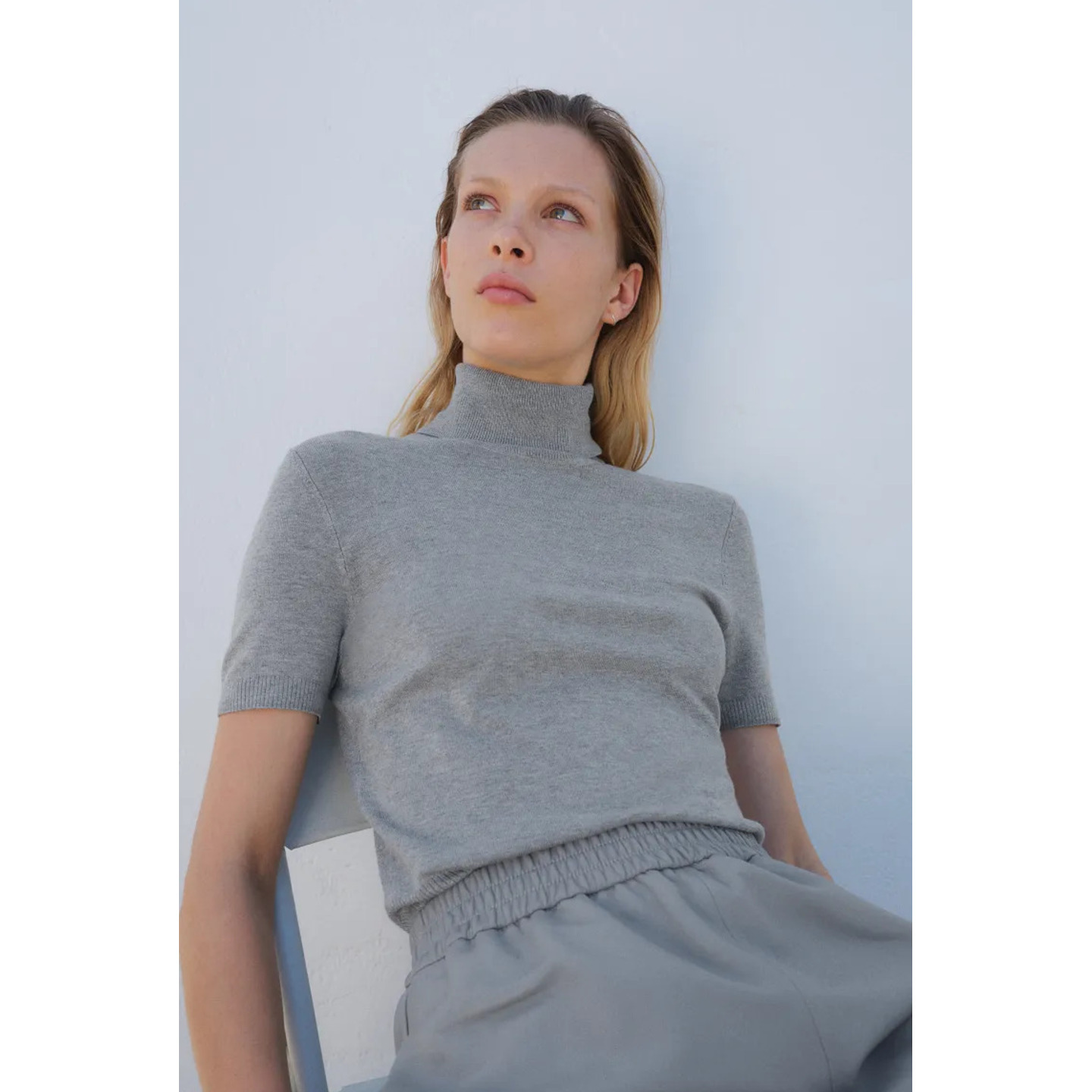 Fine-knit polo-neck top