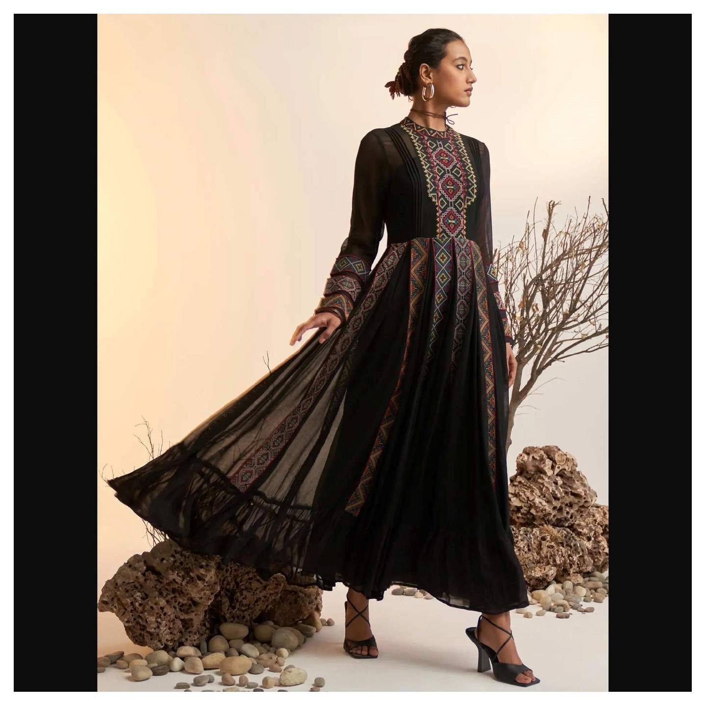 Black Embroidered Long Dress FIT TYPE: FITTED