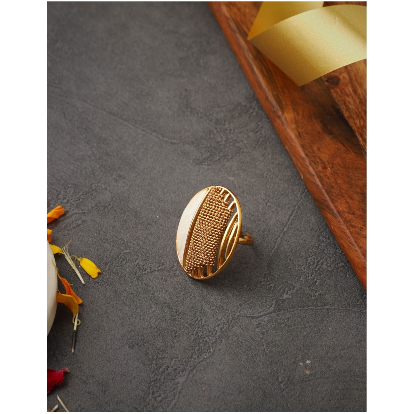 Itrana M.O.P. Moon Ring