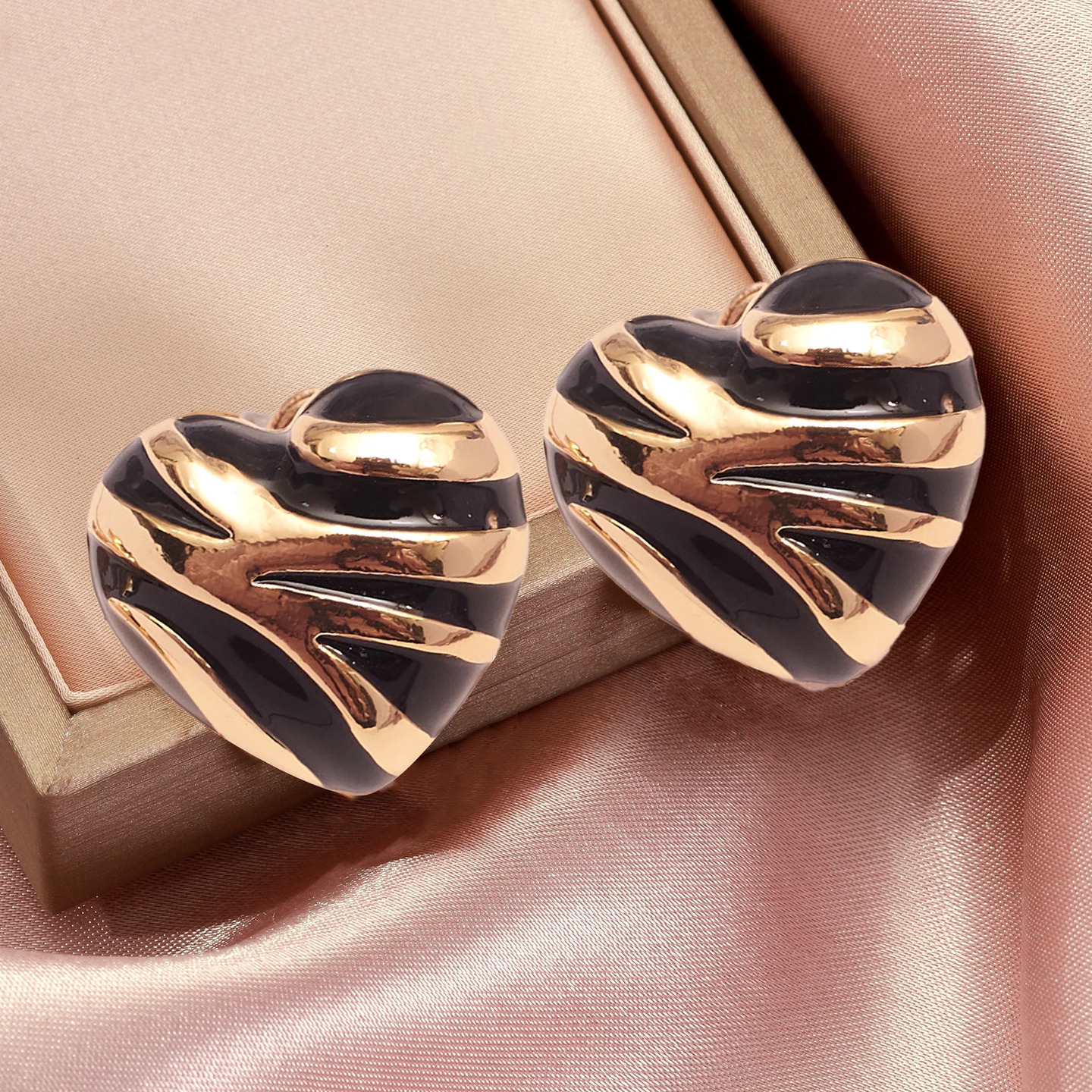 Sable Shine Earrings 