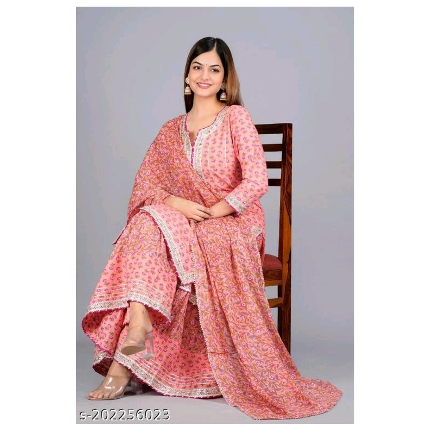 Fashionable Women's Cotton Printed Gota Work  Dupatta Set *