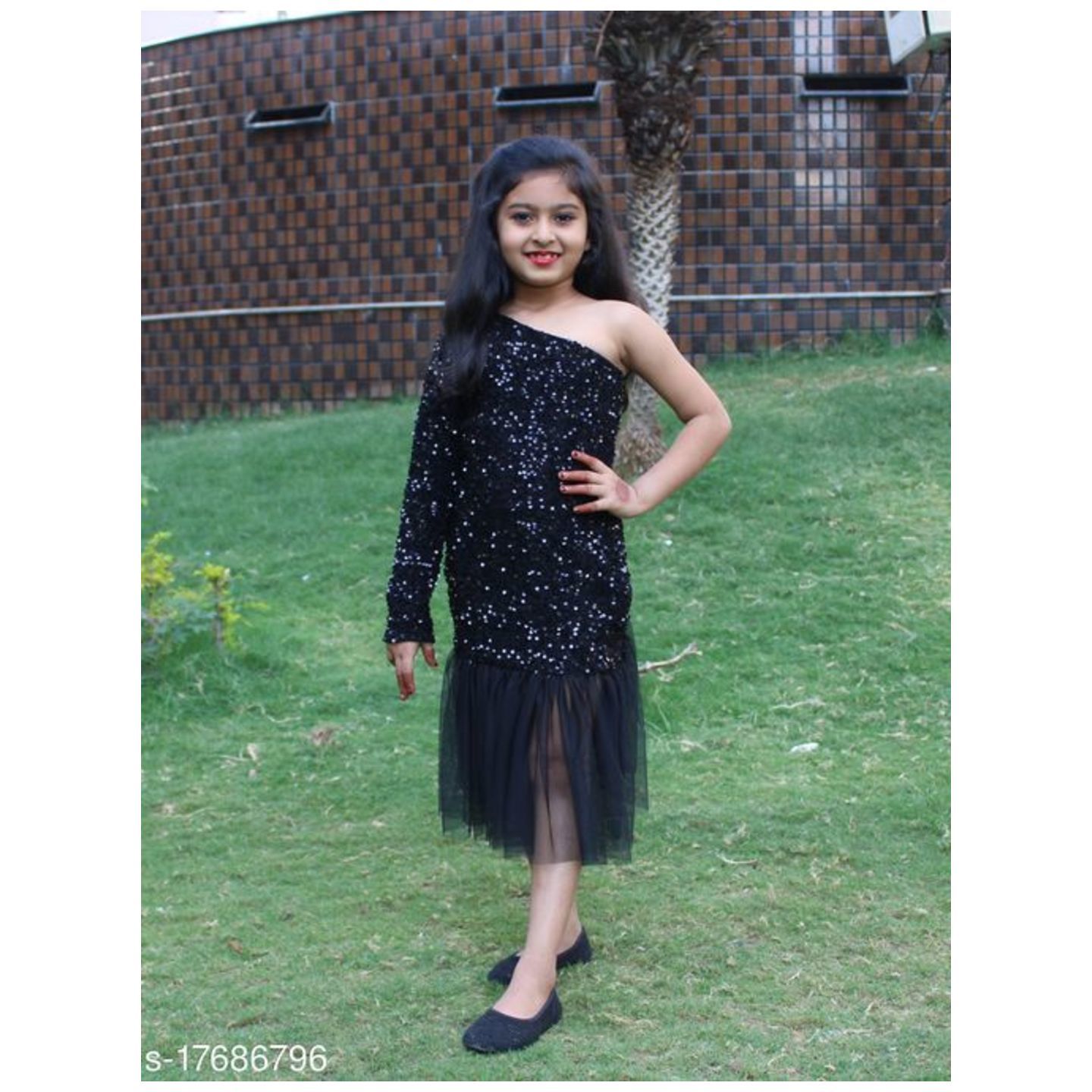 Small Girl's dress Party/festival kid's dress, Bodycon shape with hanging sequence and velvet fabric