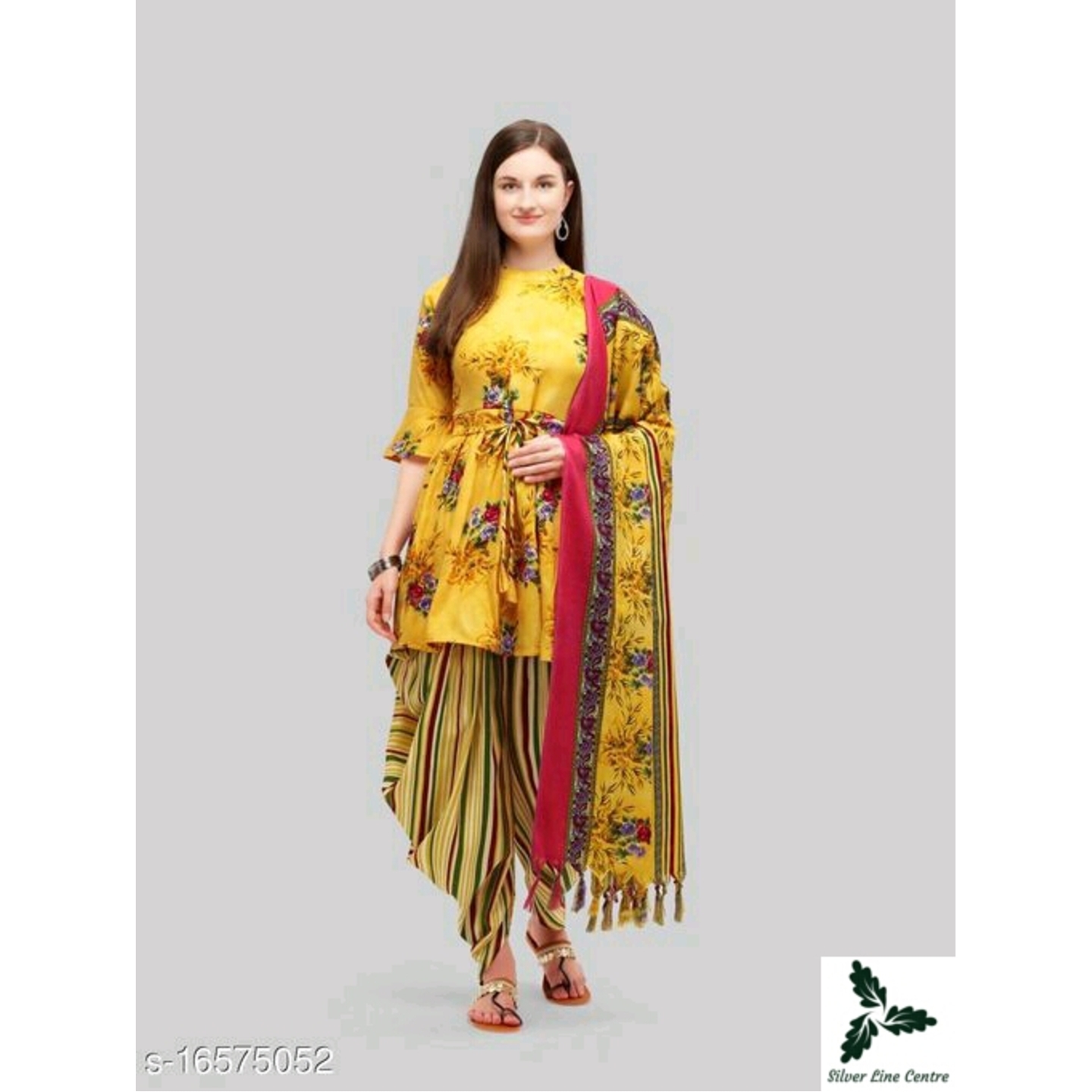 Aakarsha Attractive Kurta with Dhoti Pant