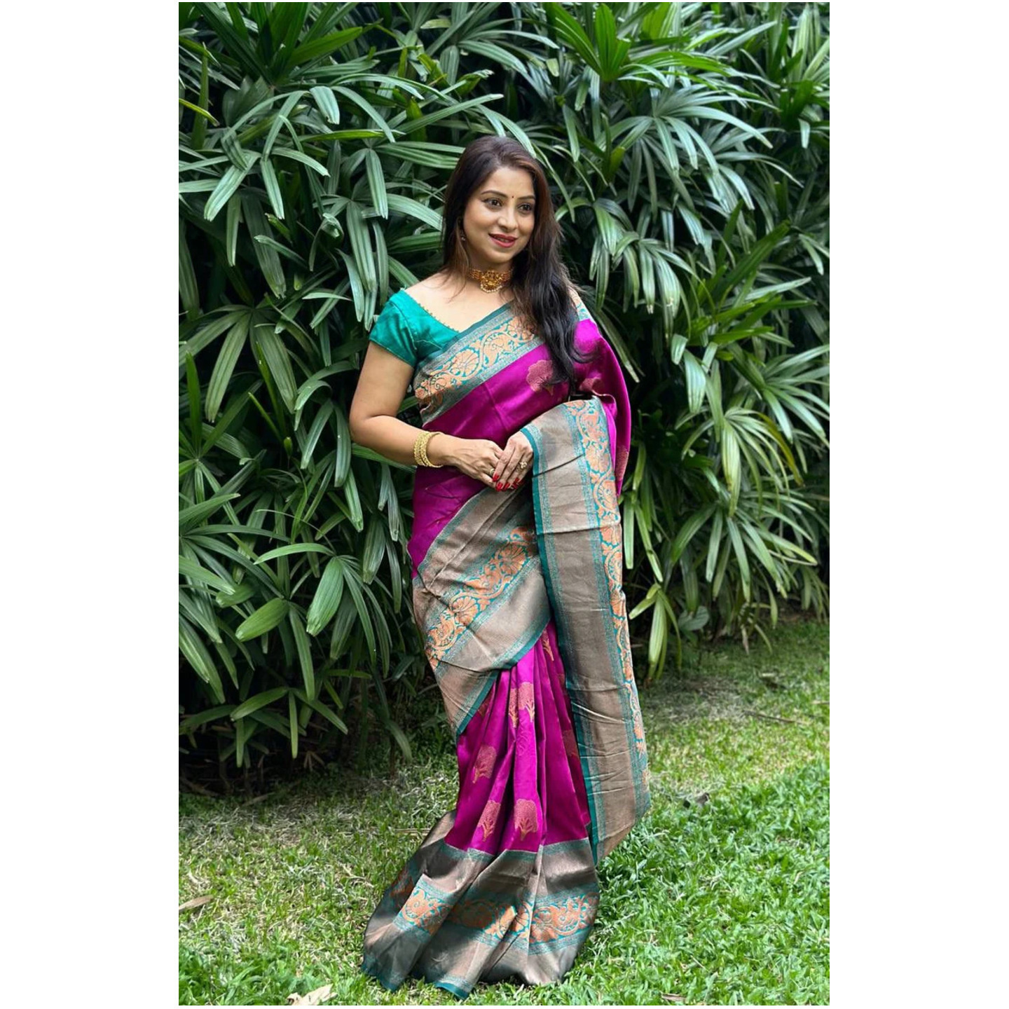 Charming Prettiest Purple Soft Banarasi Silk Saree with Groovy Stylish Matching Blouse Piece 