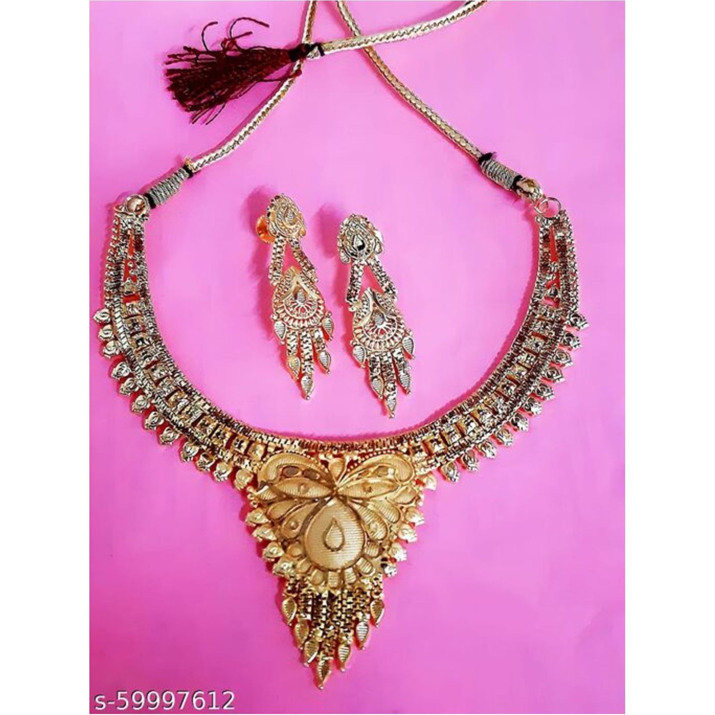 Sizzling Fancy Women Jewellery set