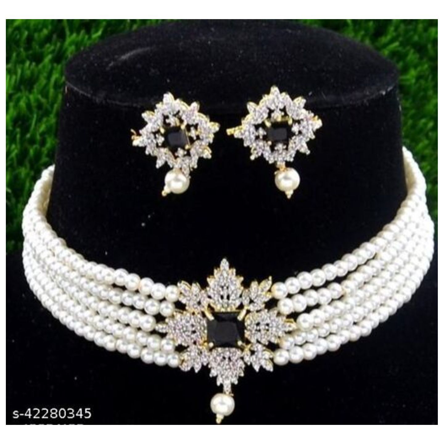 Sizzling Chunky Women Jewellery set