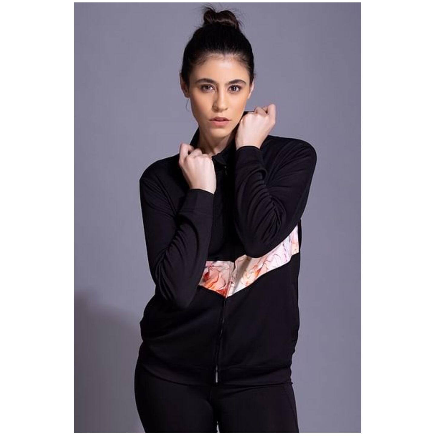 Activewear Jacket in Black 