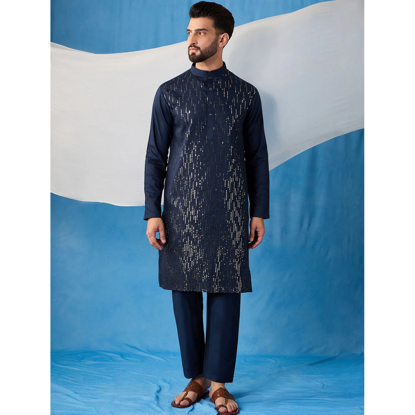 Geometric Embroidered Sequinned Mandarin Collar Stright Kurta With Trousers 