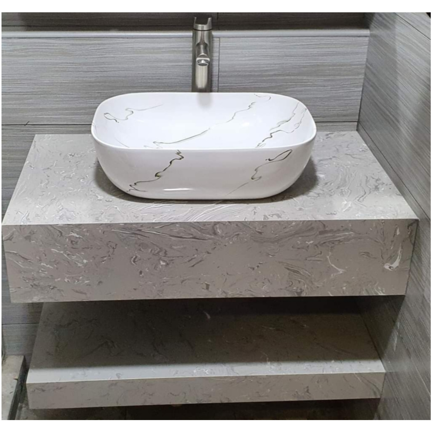 Novelty Quartz 80cm Grey