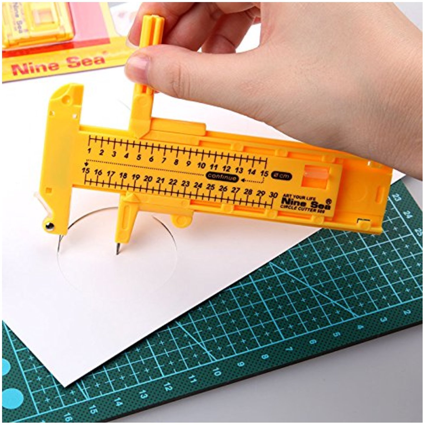 Qatalitic Rotary Circle Cutter for Cutting Paper Arts and Craft, DIY Compass Pack, Quilting Fabric, Leather, Vinyl etc
