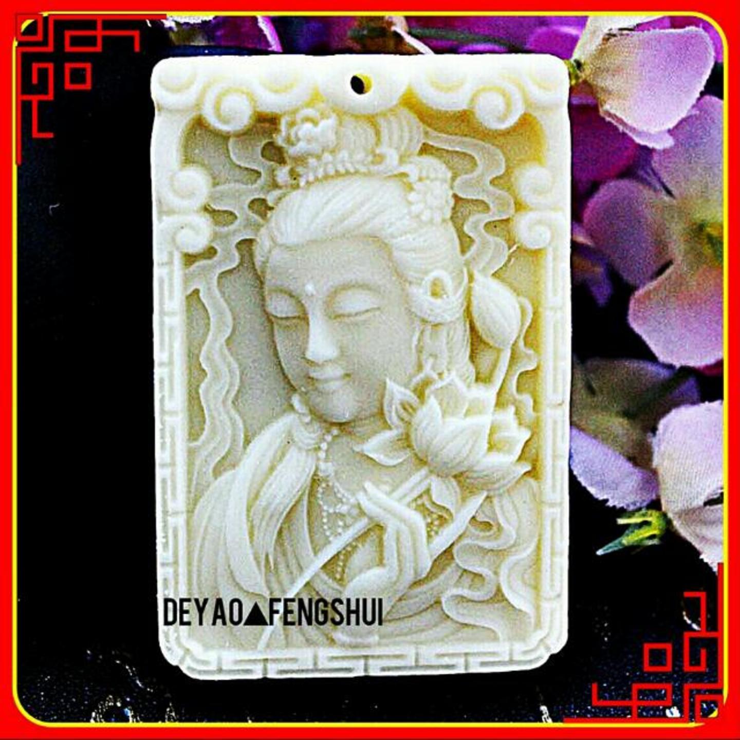 Chinese Deity Guan Ying High Relief Carved Pendant | 观音菩萨雕刻牛骨牌