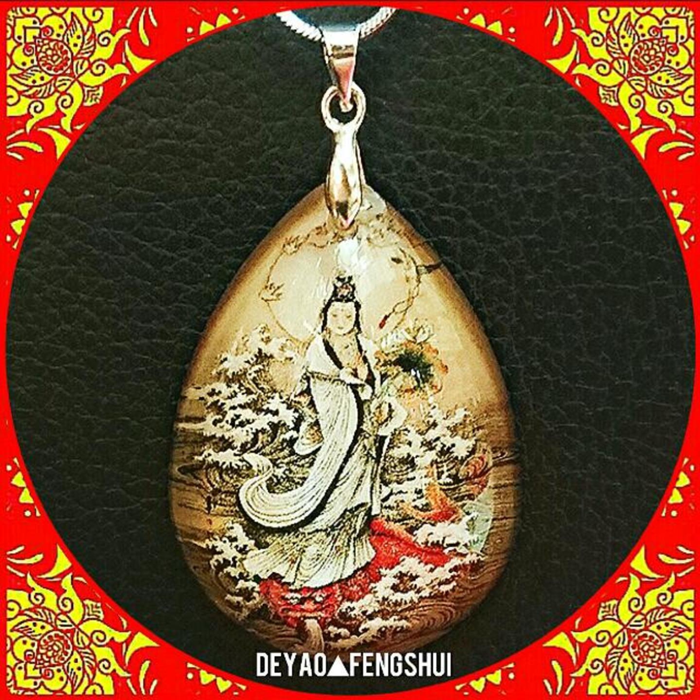 Guanyin Goddess of Mercy Deity Crystal Pendant Necklace观音菩萨佛牌