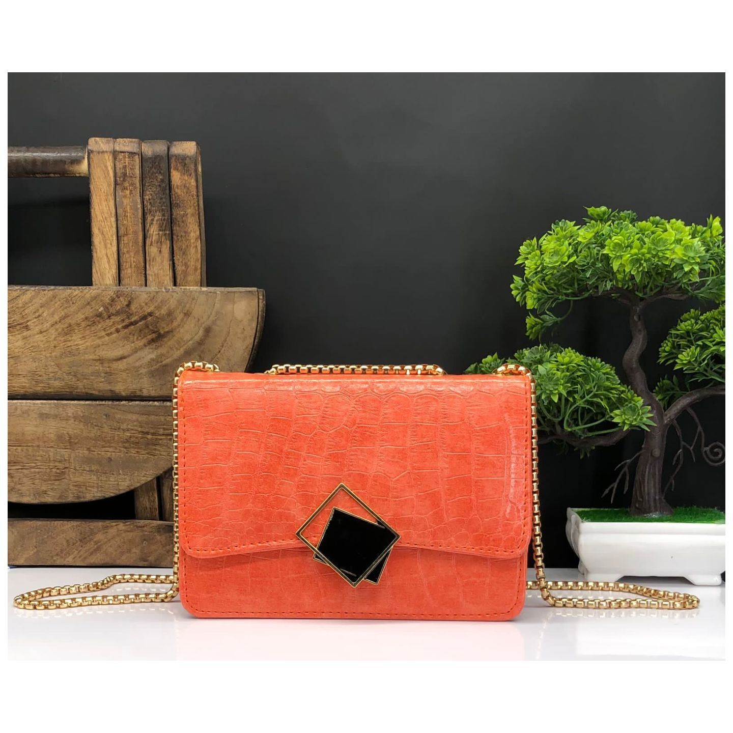 ELEGANT AND TRENDY SLING BAG FOR WOMEN AND GIRLS- PREMIUM QUALITY
