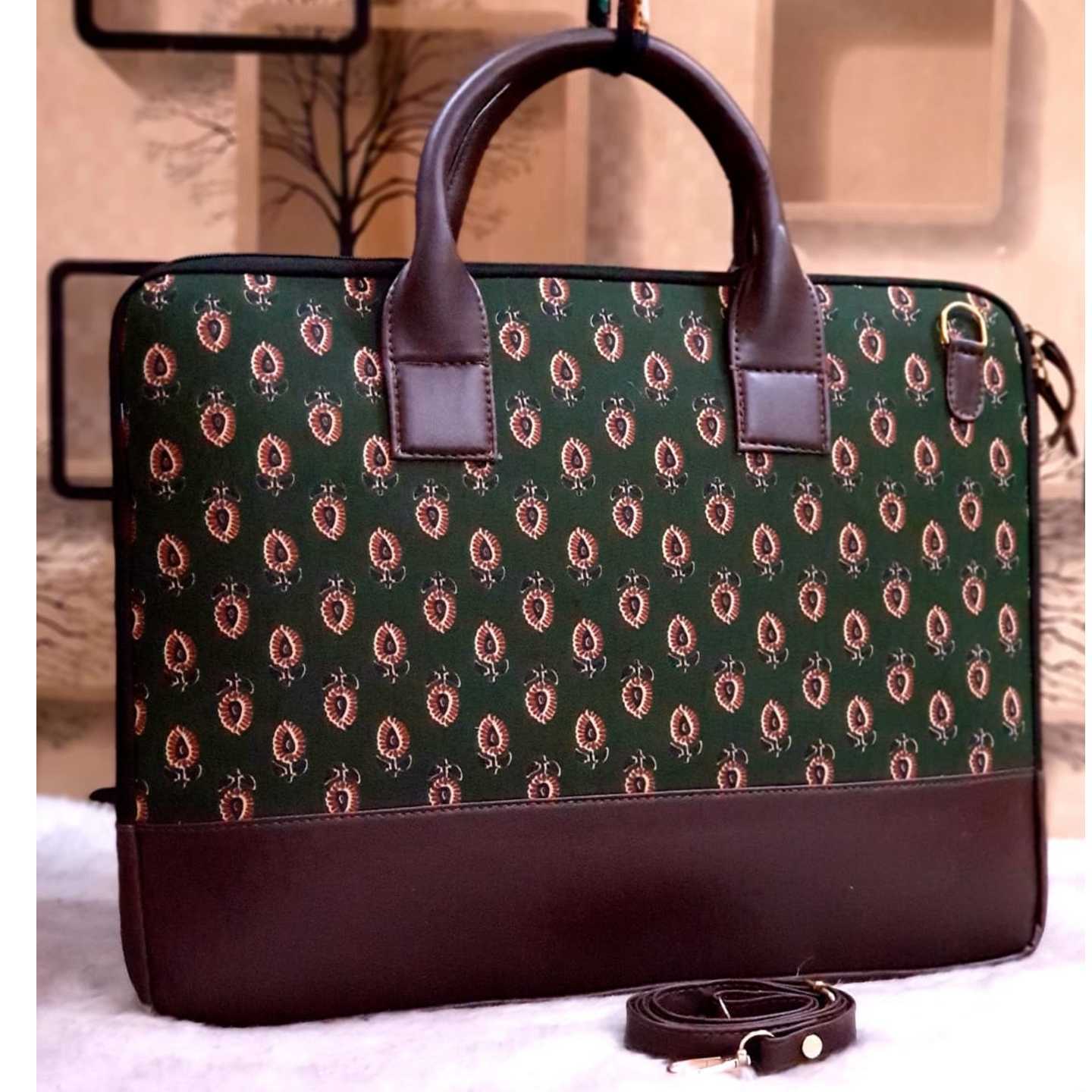 The Avenger laptop bag