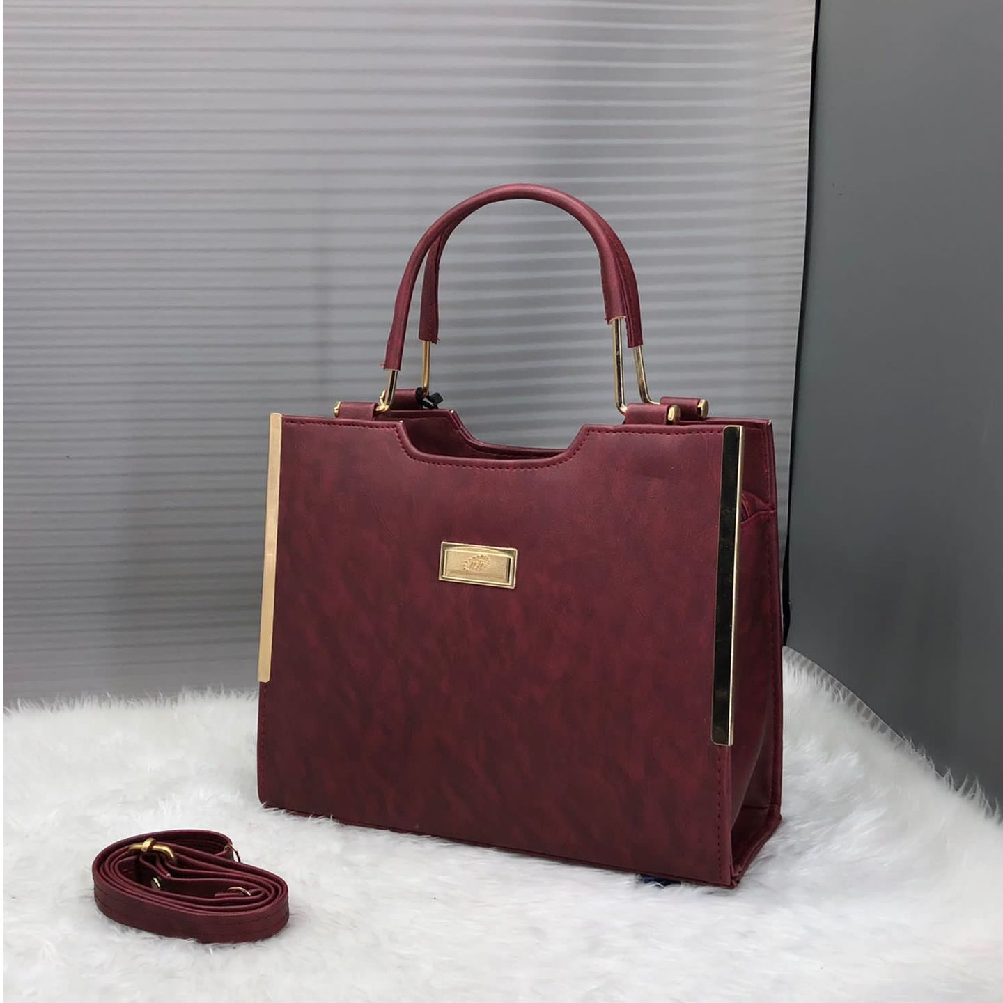 FAIRCOST LATEST AND STYLISH HANDBAG FOR WOMEN AND GIRLS-PREMIUM QUALITY