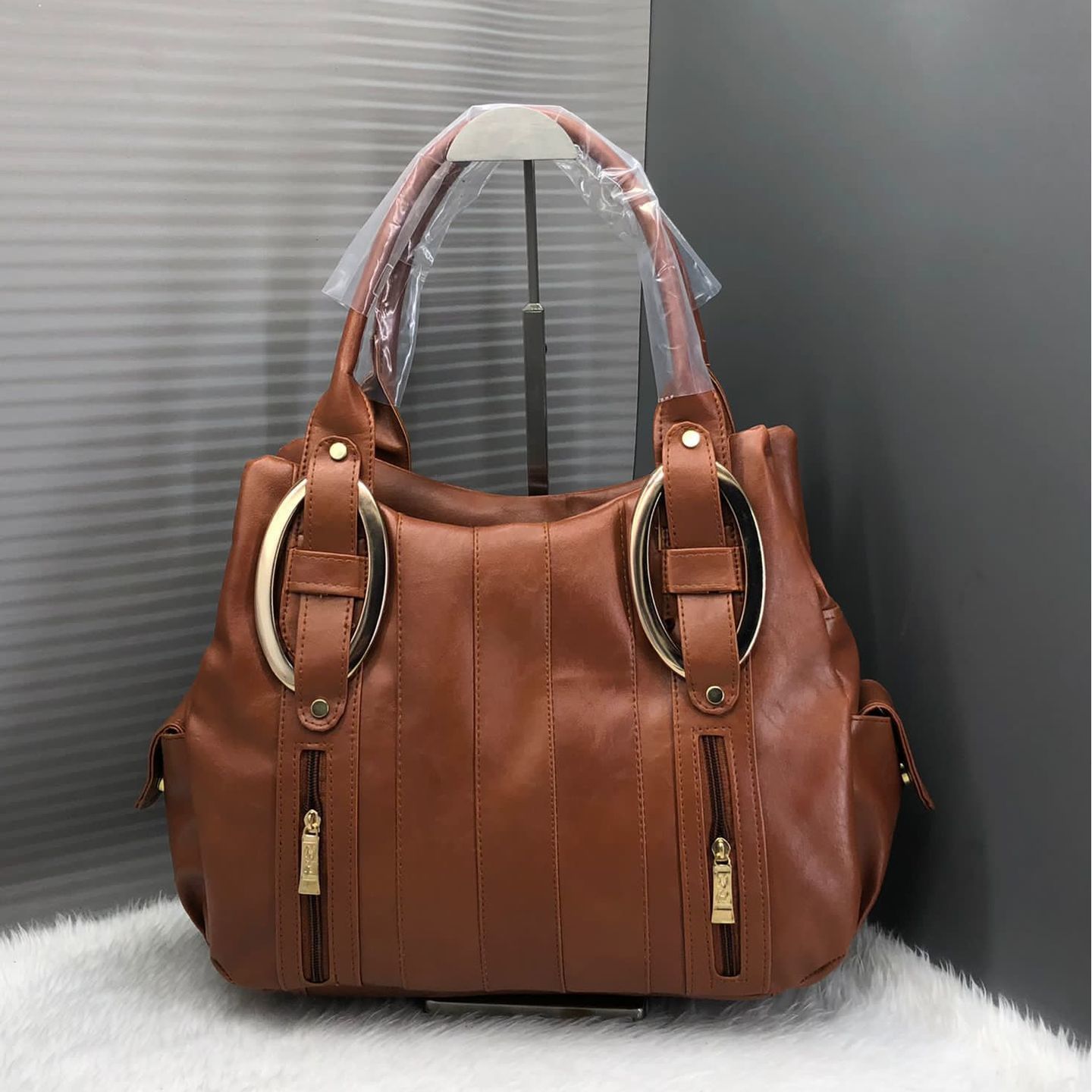 ELEGANT HANDBAG
