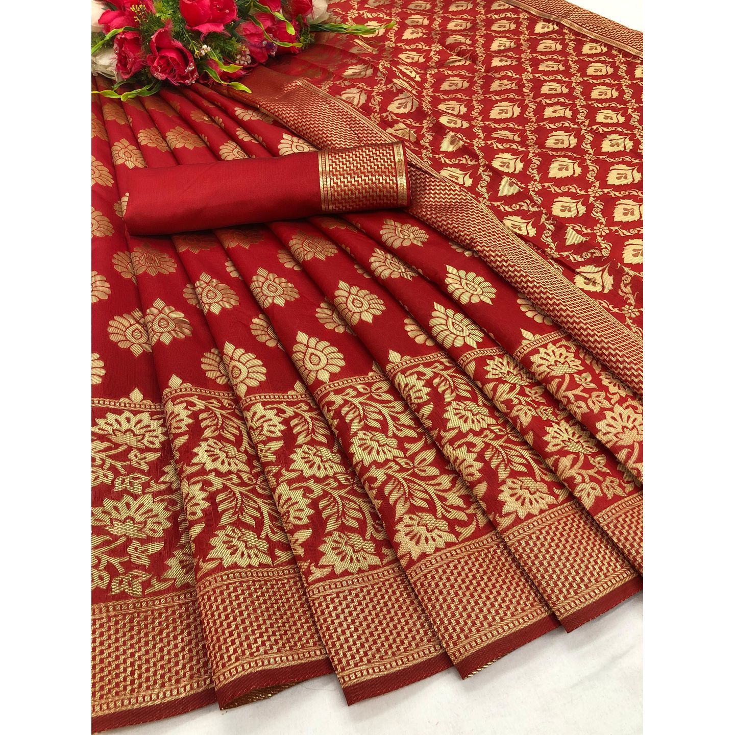 Latest Jacquard Banarasi Silk Saree (Code: C1820997)