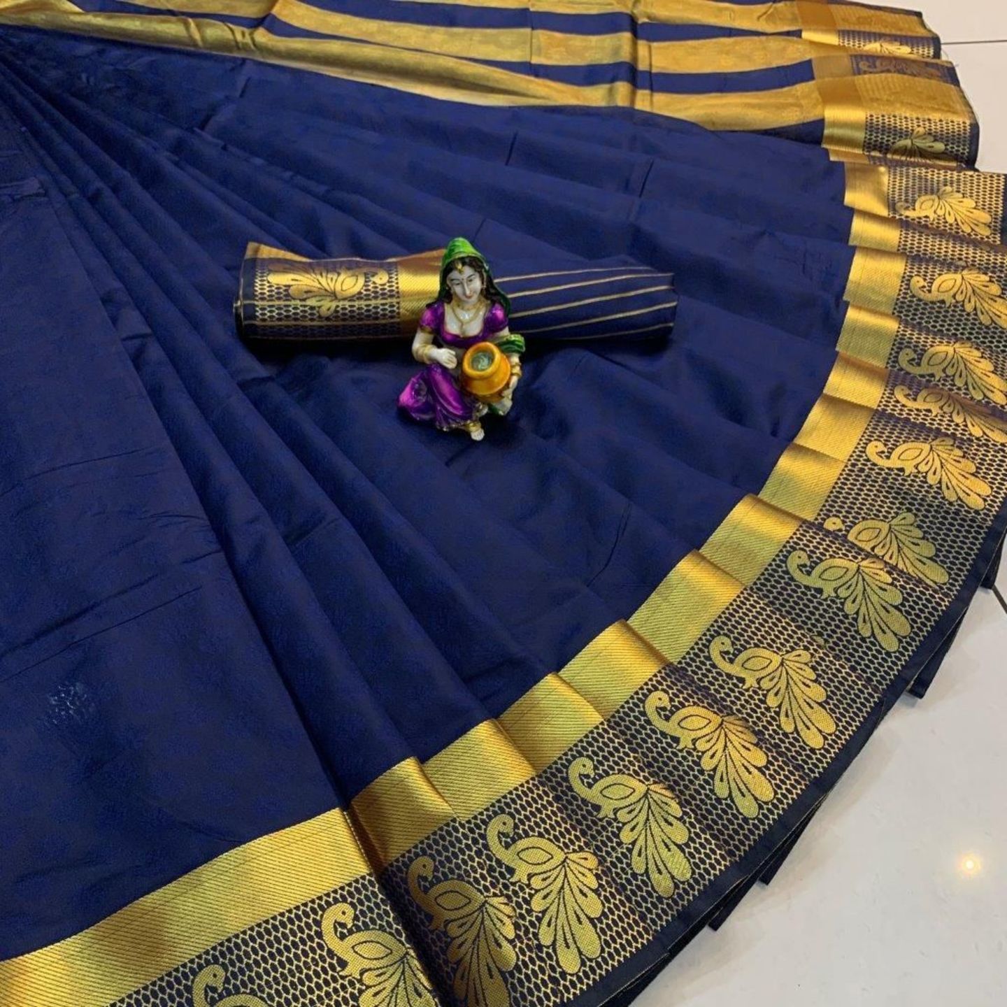Pretty Woven Kanjivaram Silk Saree With Peacock Border Code C1283172