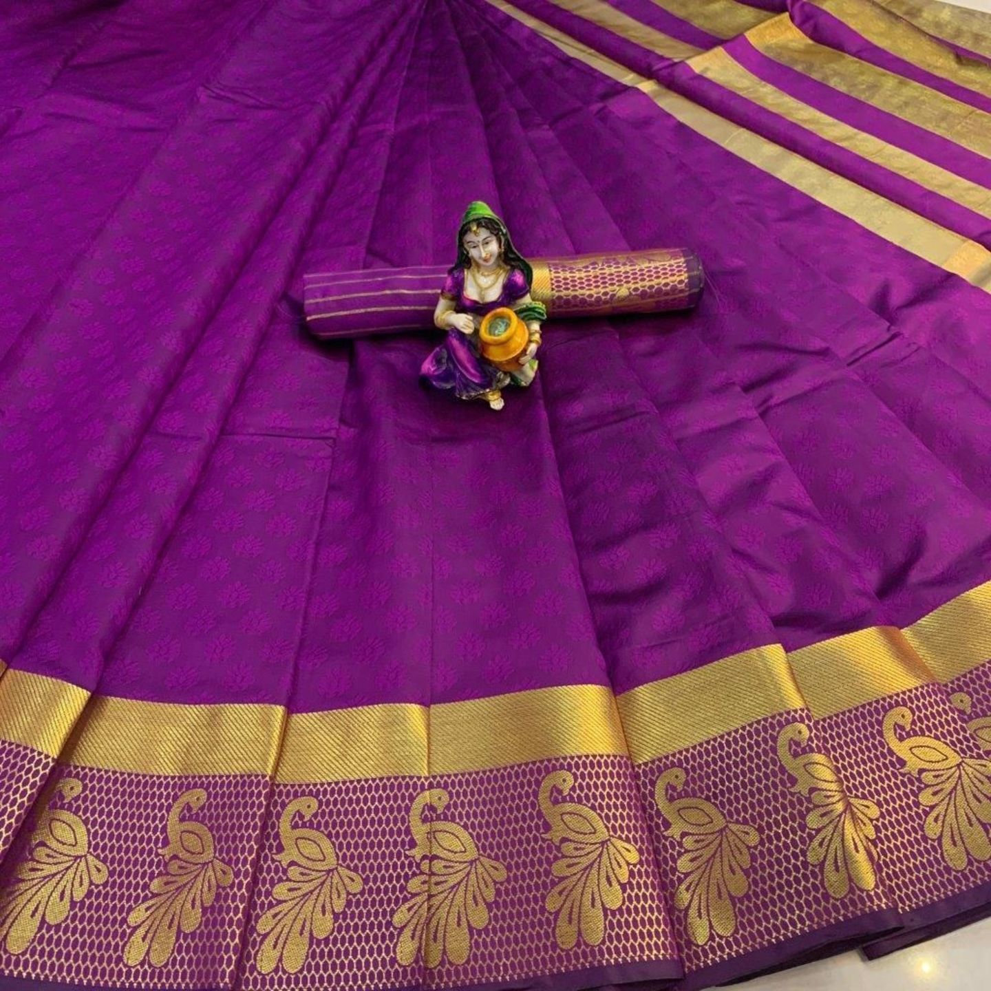 Pretty Woven Kanjivaram Silk Saree With Peacock Border (Code: C1283172)