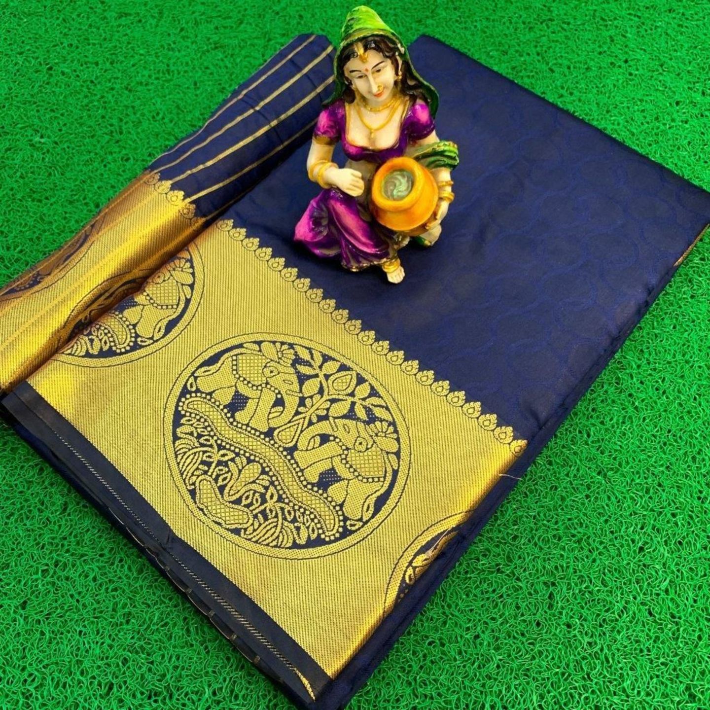 Gorgeous Kanjivaram Silk Sarees With All Over Jacquard Border Work (Code: C1304698)