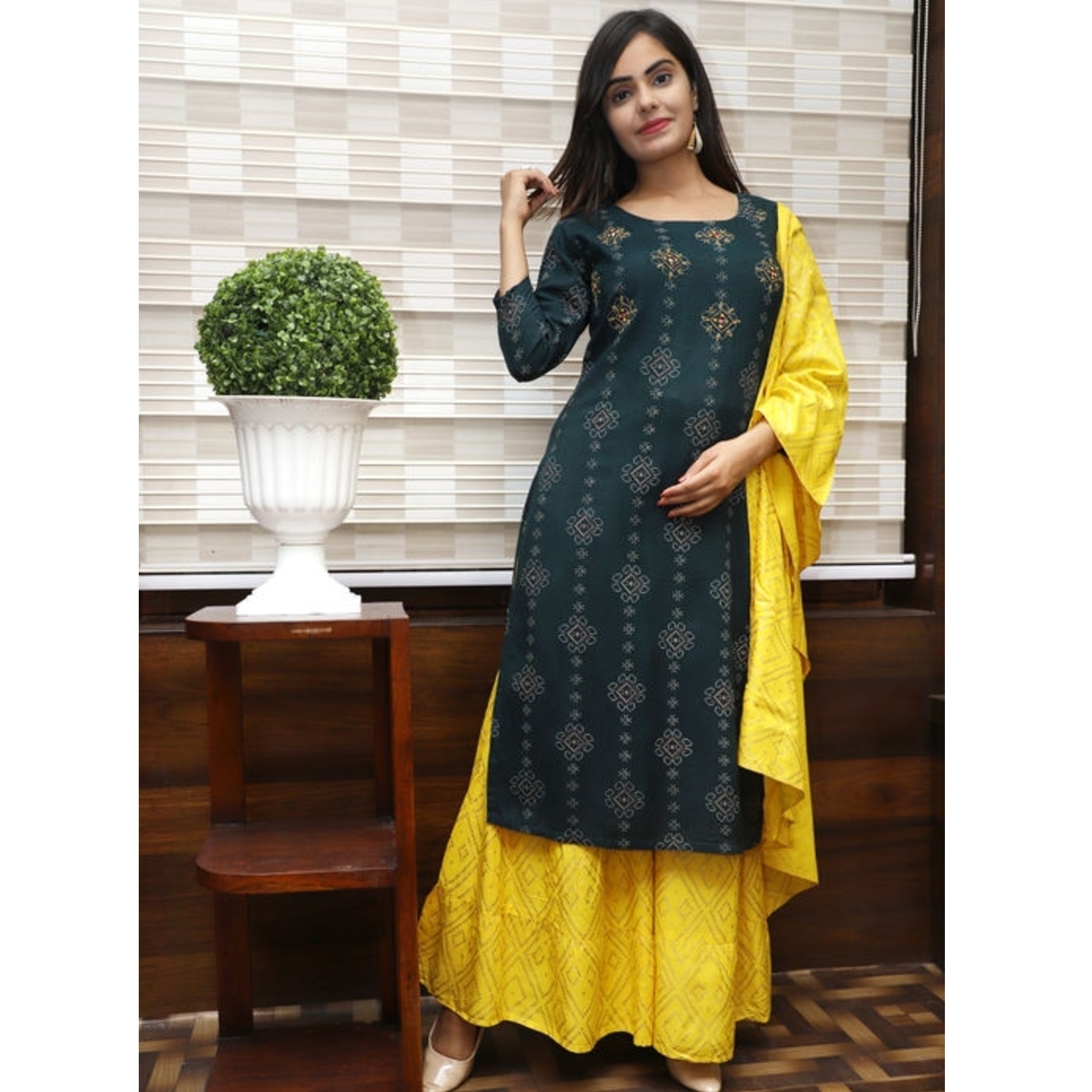 Abhisarika Ensemble Kurtis