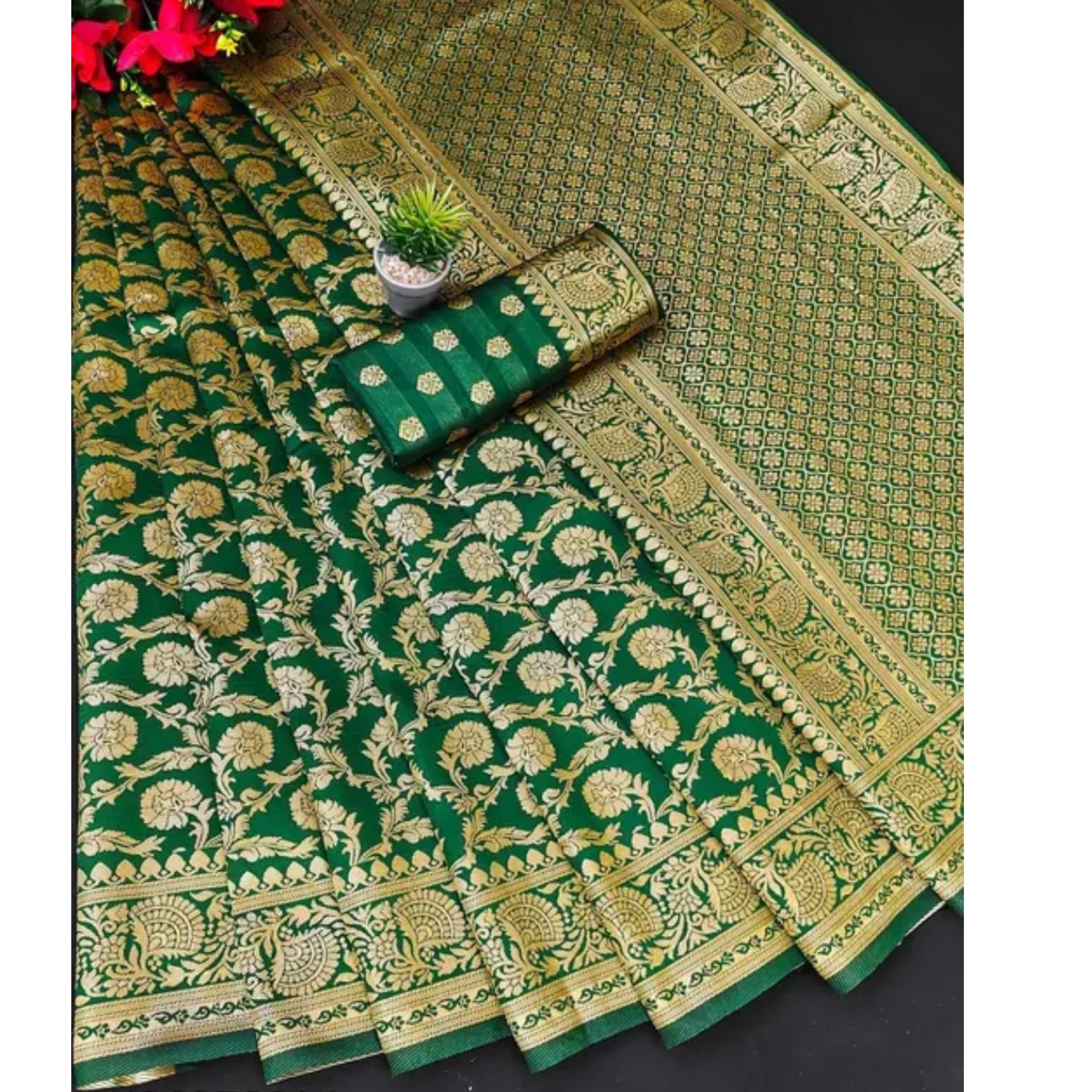 woven kanjivpuram Zari saree Green